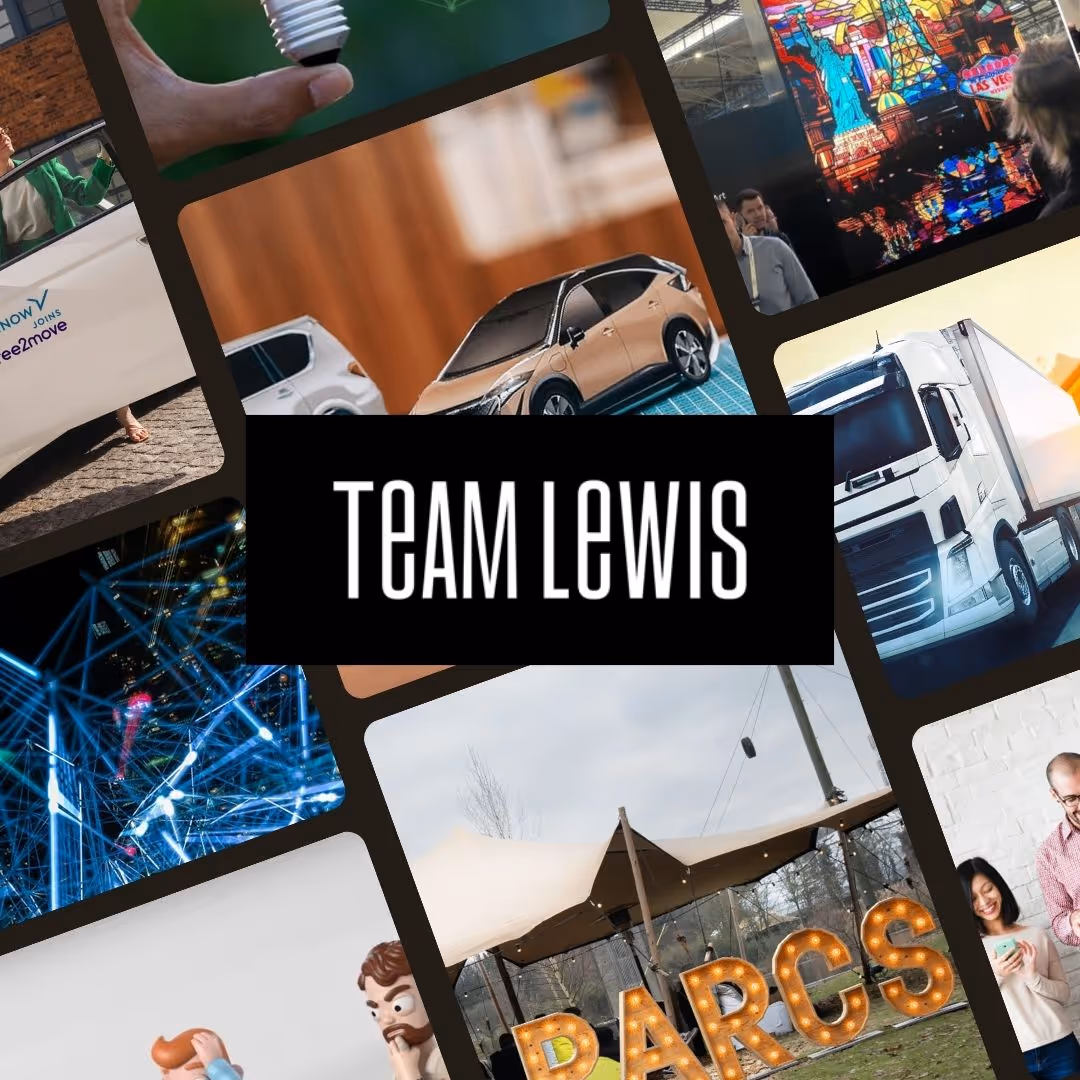 team lewis cover stage